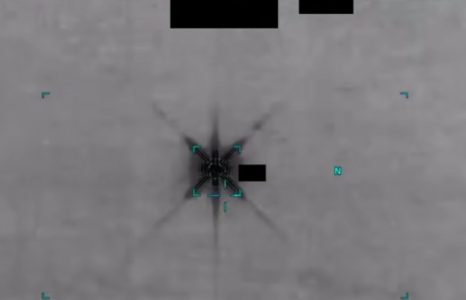 Pentagon objavio novu seriju fajlova o NLO: Vojni pilot ugledao misteriozni objekat “drugačiji od svega” (VIDEO)