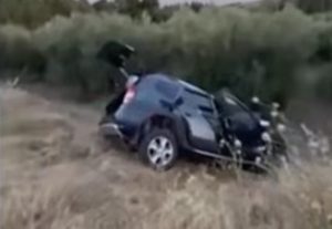 Stravične scene sa Halkidikija: U tragediji stradali majka, otac i beba, auto se zakucao u cisternu