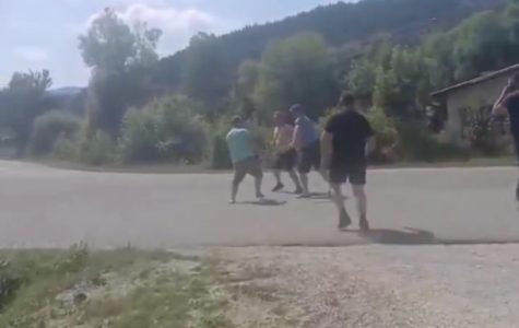 Srpski povratnici napadnuti kod Sanskog Mosta: Ministar iz RS zatražio hitnu reakciju vlasti (VIDEO)