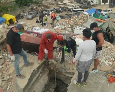 Pet dana pod ruševinama: Narandžasti mačak nije napustio vlasnika, ni kada je imao priliku da se spasi