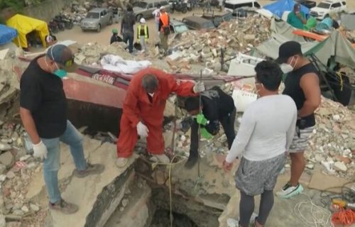 Pet dana pod ruševinama: Narandžasti mačak nije napustio vlasnika, ni kada je imao priliku da se spasi