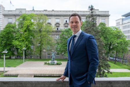 Za penzionere 300 miliona: Vlada donela uredbu, ministar Mali izneo detalje oko prijave za pomoć