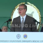 Vučić se obratio na promociji najmlađih oficira vojske: Predsednik uručio sablje najboljima (VIDEO)