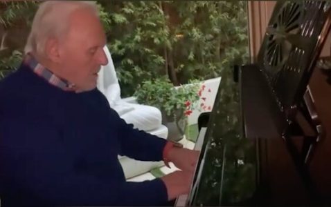 Entoni Hopkins, u 88. godini, ostvario dugogodišnji san: Legendarni glumac objavljuje prvi orkestarski album (VIDEO)