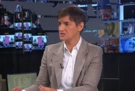 Brnabić nakon sednice: “Biće završena sutra ili prekosutra, politika opozicije je politika nasilja i pretnji”