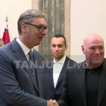 Vučić se sastao sa delegacijom UFC: Predsednik uručio srpsku zastavu Dejnu Vajtu (VIDEO)