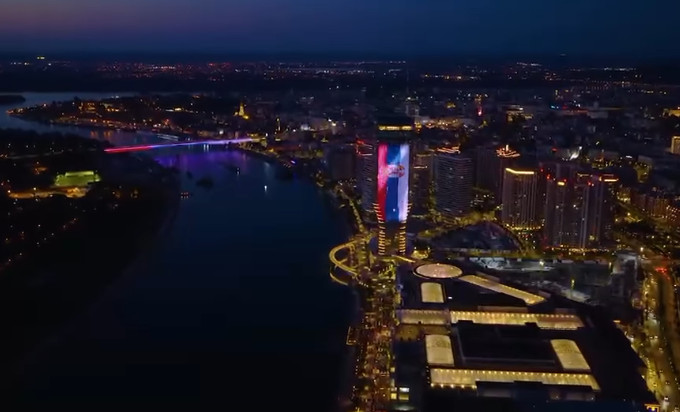 “Ponosni smo na snažne i neraskidive veze”: Ministar Mali podelio veličanstven prizor iz prestonice (VIDEO)