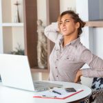 Previše vremena provodite sedeći? Dugo sedenje može da izazove ovih 10 problema