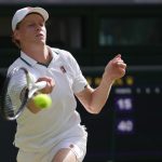 Prvi set pripao Sineru: Novak mora da juri preokret za finale Vimbldona