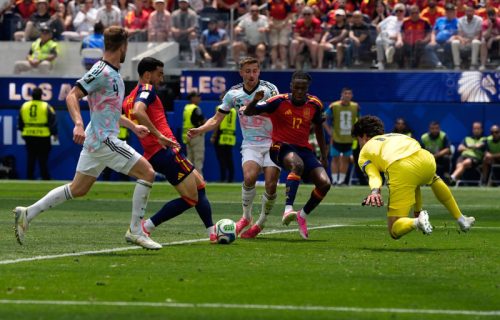 Španija ide u polufinale: Katastrofalna greška rezervnog golmana skupo koštala Belgiju
