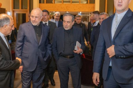 SAD navodno upozorile Iran: Izrael planirao ubistva Arakčija i Kalibafa tokom mirovnih pregovora