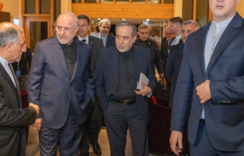 SAD navodno upozorile Iran: Izrael planirao ubistva Arakčija i Kalibafa tokom mirovnih pregovora