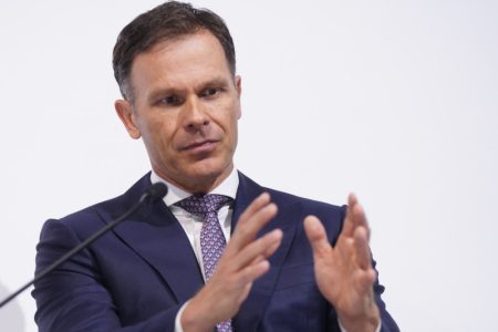 Mali odgovorio na kritike novčane pomoći: “Srbija posle vas” je najuspešniji program i ne možete mu ništa