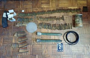 Leskovčanin u stanu držao arsenal oružja: Policija pronašla 1.255 metaka, mine i eksploziv, odmah je uhapšen (FOTO)