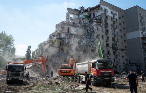 Kijev goreo tokom noći: Rusija pokrenula razoran napad, ima mrtvih i desetine ranjenih (VIDEO)