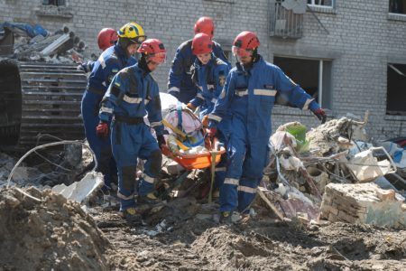Crni bilans teškog napada: Broj poginulih u ruskom udaru na Kijev povećao se na 25 (FOTO)