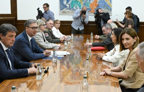 Vučić se sastao sa Margaritom Robles Fernandes: Španija posthumno odlikuje starijeg vodnika Jovanovića