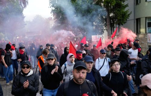 Haos u Nemačkoj: Ekstremni levičari napali kongres AfD-a, izbio sukob sa policijom, ima povređenih (FOTO)