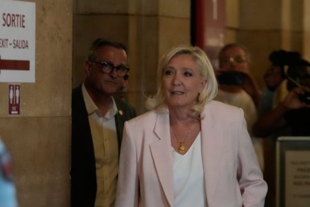 Potvrđena presuda: Marin Le Pen izrečeno tri godine zatvora, desnica u Francuskoj dobija novog lidera