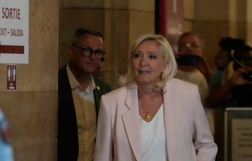 Potvrđena presuda: Marin Le Pen izrečeno tri godine zatvora, desnica u Francuskoj dobija novog lidera