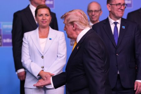 Tramp ponižava koga stigne: “Njih su nacisti pregazili za jedan dan, Grenland nama treba, a ne njima”