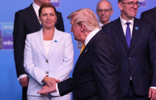 Tramp ponižava koga stigne: "Njih su nacisti pregazili za jedan dan, Grenland nama treba, a ne njima"