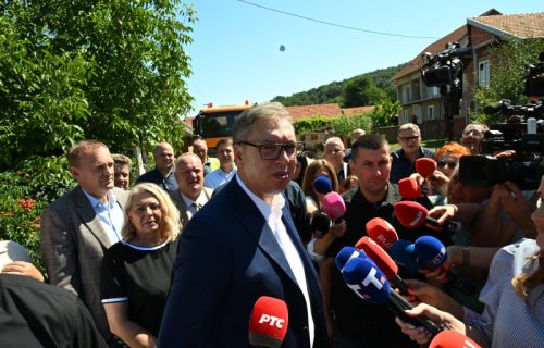 (UŽIVO) "Ovo znači život za ova sela, za ljude": Vučić u obilasku radova na putu na jugu Srbije