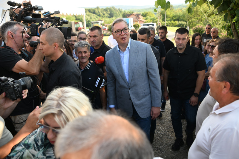 Predsednik Vučić otkrio nove podatke: Do 17 časova imali smo 1.795 prijava na portalu “Ko si bre ti”