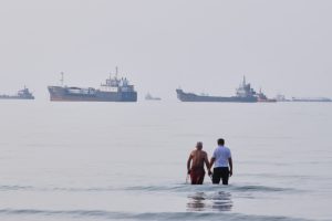 Kroz Ormuski moreuz skoro ništa ne prolazi: Guše se globalna tržišta