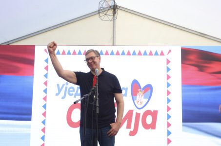 Vučić u Vladimirovcu ponovo pozvao na dijalog: “Pobednička kampanja biće drugačija” (VIDEO)
