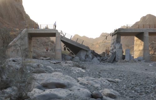 Eskaliraju napadi na Iran: Eksplozije odjekivale tokom noći, Teheran se žali UN zbog udara na nuklearku