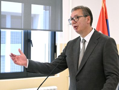 Vučić poručio građanima: “Pred nama nije lak posao, ali verujem u vas, ujedinjeni možemo da pobedimo”