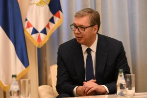 Snimao pretnje sa nožem u rukama: Uhapšen muškarac zbog pretnji smrću predsedniku Srbije
