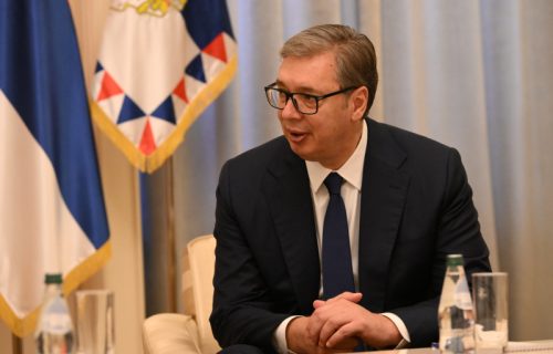 Snimao pretnje sa nožem u rukama: Uhapšen muškarac zbog pretnji smrću predsedniku Srbije