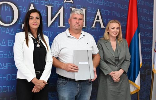 Novi domovi i podrška za devet porodica: Uručeni ugovori za stambeno zbrinjavanje u Jagodini