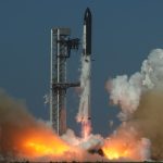 Raketa poletela iz Teksasa: SpejsEks lansirao Staršip u 13. probnom letu sa novim Starlink satelitima (VIDEO)