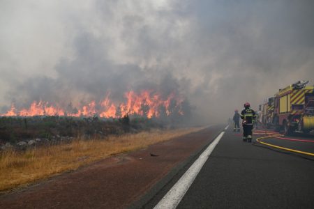 “Vatrena oluja”: 1.500 vojnika angažovano na gašenju požara u Francuskoj