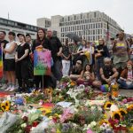 "Od tuge preko besa, do otpora": Hiljade odaju počast žrtvama napada na Prajd (FOTO)