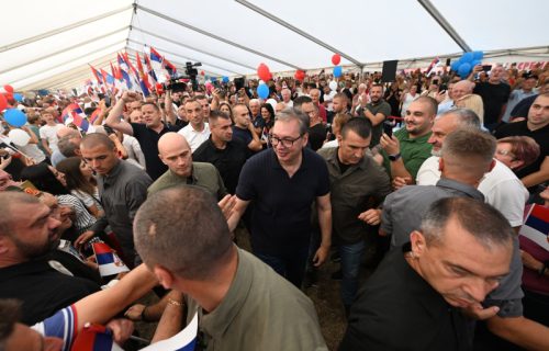 Vučić: "Imam malo optimizma po pitanju rešavanja Naftne industrije Srbije"