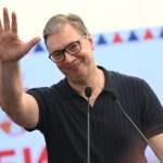 Vučić u Banovom Polju: "Porodica je stub srpskog društva, žao mi je onih koji to ne razumeju" (VIDEO)
