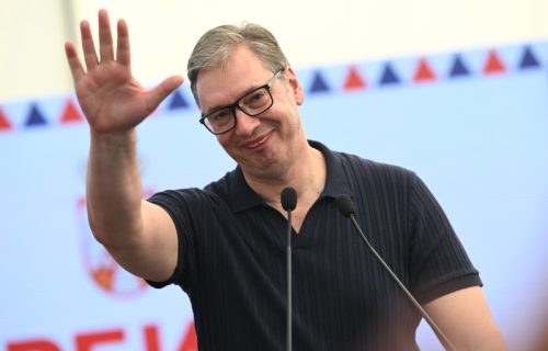 (UŽIVO) Vučić u Banovom Polju: "Porodica je stub srpskog društva, žao mi je onih koji to ne razumeju" (VIDEO)