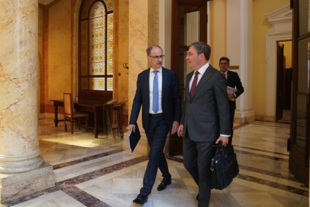 Počela vanredna sednica Skupštine Srbije: Glasa se o nepoverenju Vladi