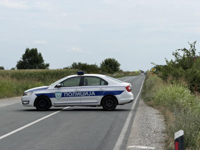 Izvršen uviđaj na pružnom prelazu u Odžacima, gde su stradali majka (27) i sin (3)