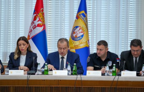 Održana sednica Štaba za vanredne situacije zbog istorijski niskog vodostaja Dunava: Dačić naložio mere