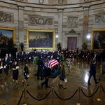 Počast pokojnom senatoru Lindziju Grejemu u Kapitolu: Kovčeg prekriven američkom zastavom (FOTO)