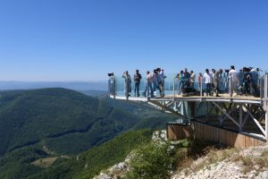 Srbija dobila stakleni vidikovac na 800m visine: Prvih 7 dana ulaz besplatan, poznate i cene