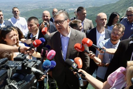 Vučić o rejtingu opozicije: “Oni pomalo padaju, a mi svakog dana napredujemo”