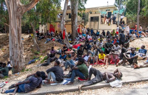 Oko 50.000 migranata preplivalo granicu između Maroka i Španije – desetine se utopile