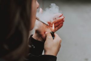 Naučnici izdvojili osam navika koje skraćuju život 20 godina: Jedna je posebno opasna