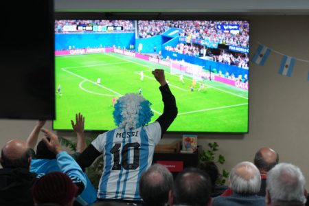 Ekstaza u programu uživo! Komentator ostao bez glasa od urlanja: Gol Martineza ga bacio u trans (VIDEO)